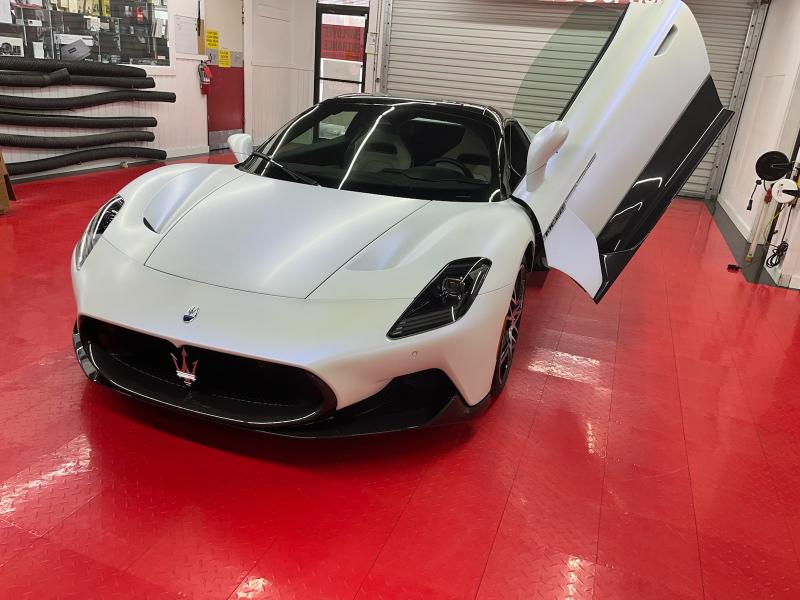 Image for 23 Maserati MC20